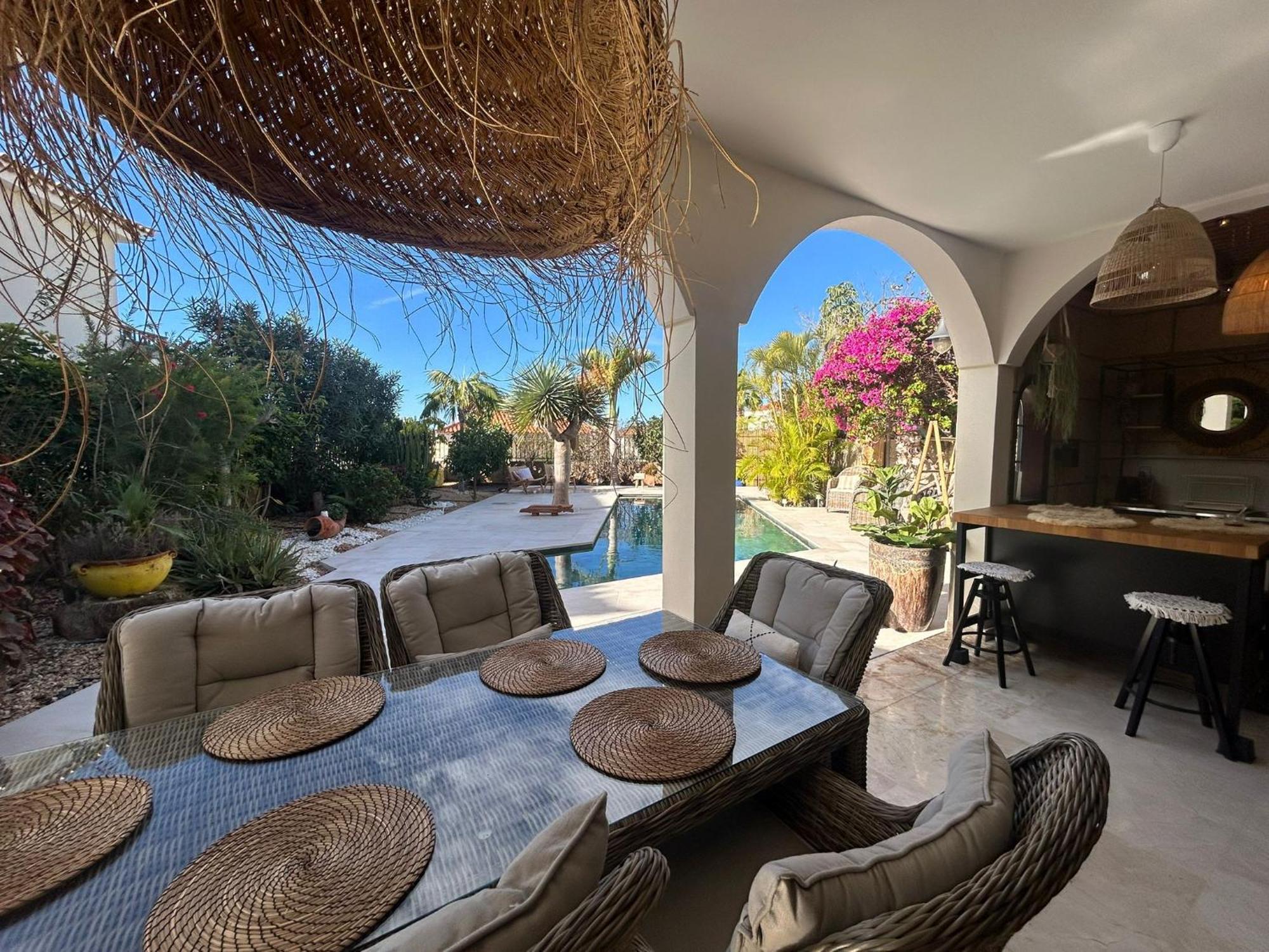 Villa Ibiza - Beautiful House With Private Pool Chayofa Bagian luar foto