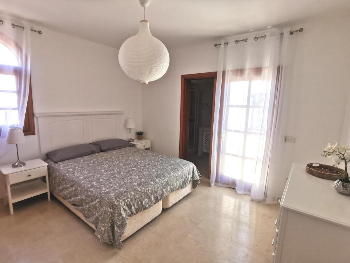 Villa Ibiza - Beautiful House With Private Pool Chayofa Bagian luar foto