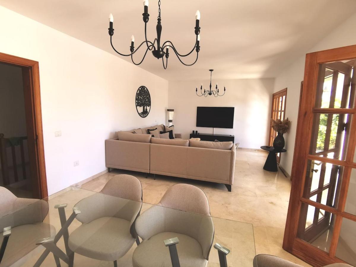 Villa Ibiza - Beautiful House With Private Pool Chayofa Bagian luar foto