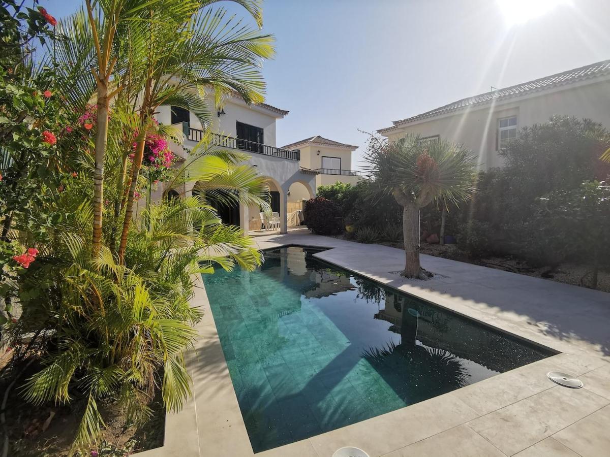 Villa Ibiza - Beautiful House With Private Pool Chayofa Bagian luar foto